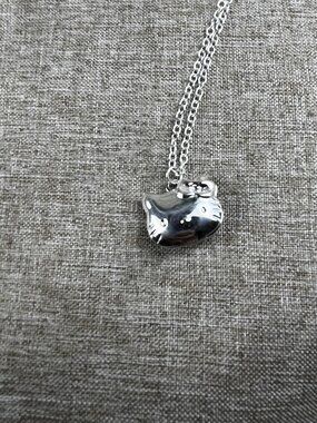 Hello Kitty necklace in silver